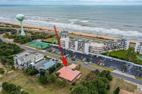 3517 Central Ave, Flagler Beach, FL 32136-4131