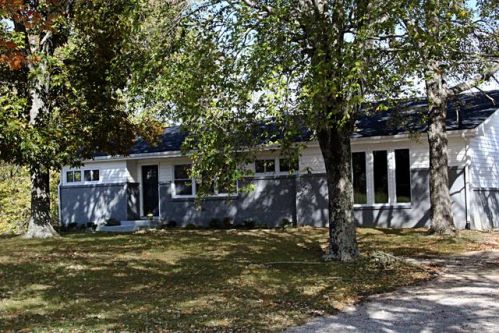 1292 Clydeton Rd, Waverly, TN 37185-3115