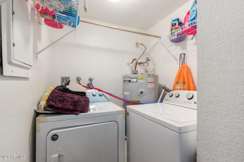 1102 Cheryl Dr, Phoenix AZ 85028-4436 exterior