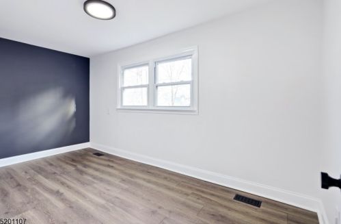 22 Northwestern Trl, Hopatcong NJ  07843-1520 exterior
