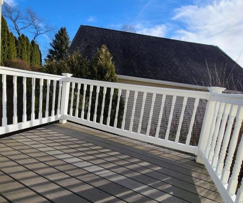 6 Pasco Dr, East Windsor CT  06088-1713 exterior
