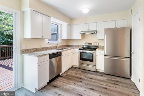 15327 Gatehouse Ter, Woodbridge, VA 22191-4135