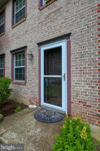 1637 Manor Blvd, Lancaster, PA 17603-9406