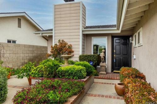 3571 Julian Ave, Long Beach CA  90808-3111 exterior