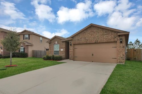 2722 Tracy Ln, Highlands, TX 77562-0042