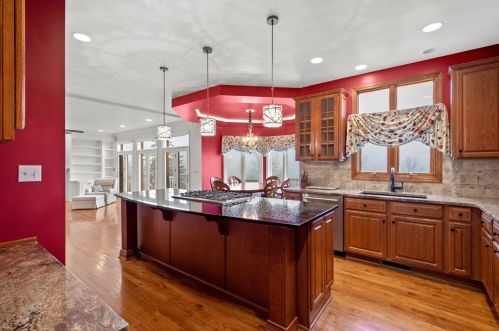 1018 Old Orchard Dr, Gibsonia PA  15044-6080 exterior