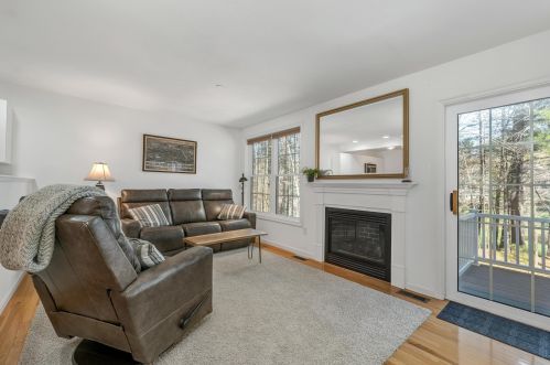 83 Barrington Ave, Nashua NH  03062-2288 exterior