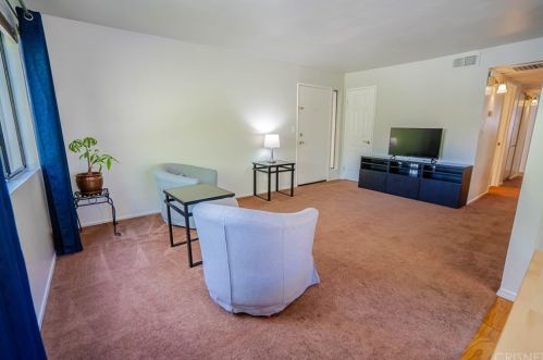 27940 Tyler Ln, Santa Clarita, CA 91387-2918