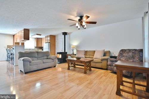 23 Bobby Ln, Edinburg VA  22824-2552 exterior