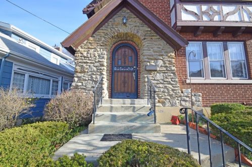 2926 Douglas Ter, Cincinnati, OH 45212-1935