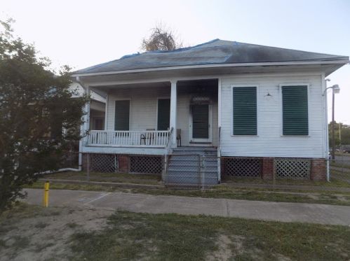 3702 Avenue, Galveston, TX 77550-6612
