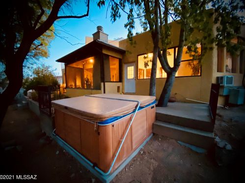 1932 Camino Claveles, Tucson, AZ 85745-1675
