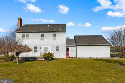 306 Schoolhouse Rd, Smithville PA  17560-9701 exterior