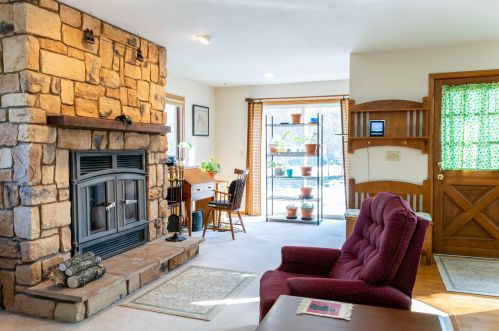 1518 Green Ridge Ter, Waukesha, WI 53151-1636