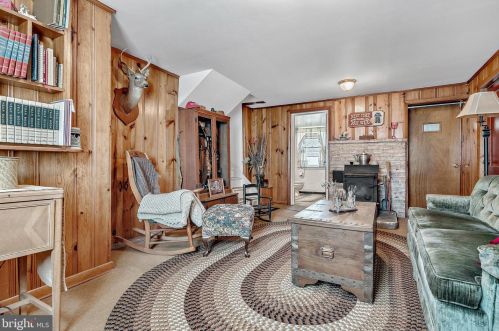 33 Scarsdale Dr, Camp Hill PA  17011-7933 exterior
