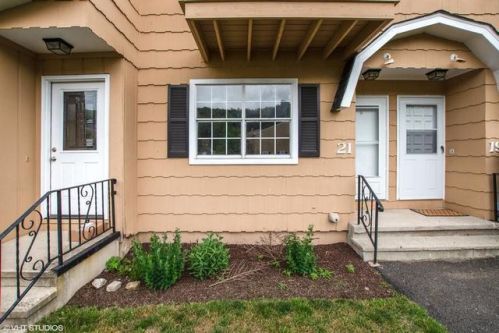 21 Natureview Trl, Bethel, CT 06801-1433