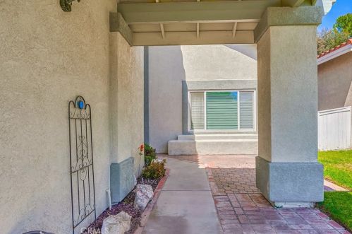 43520 Calle Nacido, Temecula CA  92592-3034 exterior