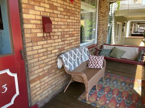 923 Maplewood Ave, Ambridge, PA 15003-2319
