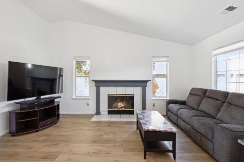 681 Spg Dr, Hollister CA  95023-3468 exterior