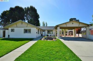 1777 Canyon Dr, Pinole, CA 94564-2125