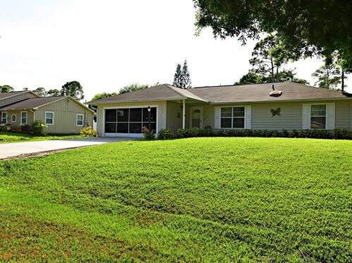 1425 16th Ct, Vero Beach, FL 32962-6246