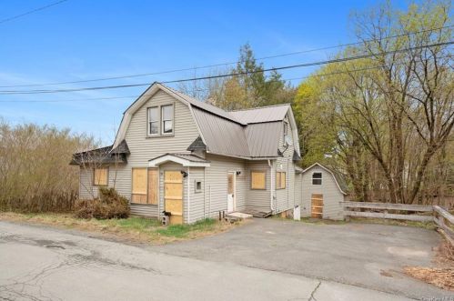 13 Pelton St, Monticello, NY 12701-1907