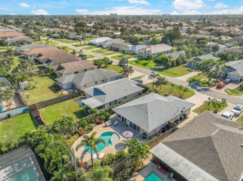 565 98th Ave, Naples, FL 34108-2219