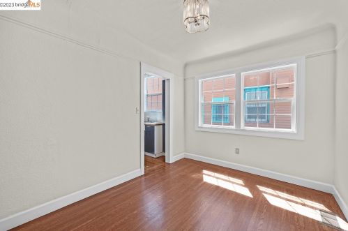 4726 Congress Ave, Oakland CA  94601-4706 exterior