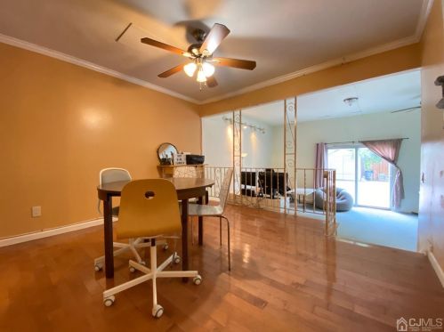 9 Redbud Rd, Piscataway, NJ 08854-5926