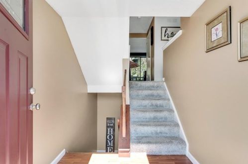 1014 Ryeland Ct, Bridgeville, PA 15017-1117