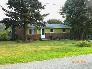 106 Fulton Dr, Valencia, PA 16059-2014