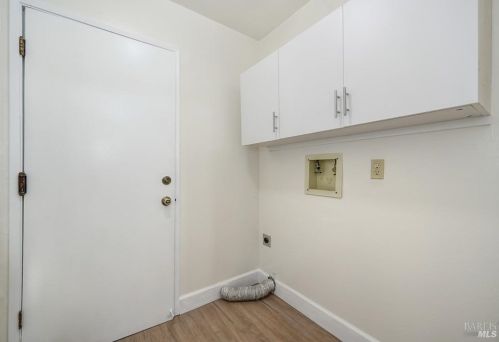 681 Seville Ln, Vacaville CA  95688-2044 exterior