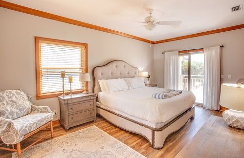 1820 Sunset Dr, Saint George Island FL  32328-3120 exterior