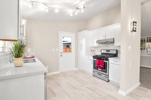 403 Lingard St, Lancaster CA 93536-1405 exterior