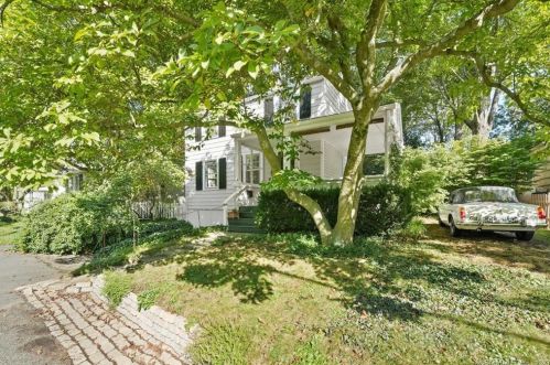 26 Un Ave, Norwalk CT 06851-3733 exterior