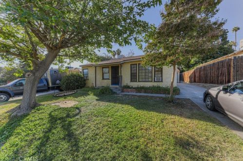2838 Hawthorne Ave, Bakersfield, CA 93305-1858