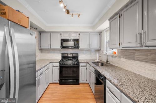 1944 Wicklow Ct, Woodbridge VA  22191-3459 exterior