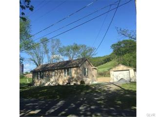 808 Walnut Dr, Walnutport, PA 18088-9406