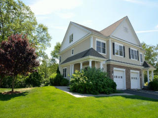 51 Carnoustie Cir, Bloomfield CT  06002-2382 exterior