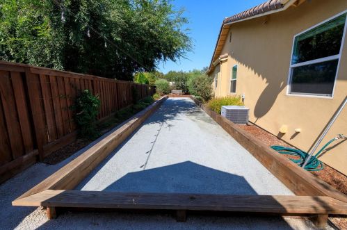 10709 Goldsborough Cir, Valley Home CA  95361-7648 exterior