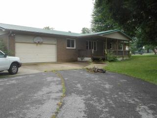 2135 Old Canton Pike, Golden Pond, KY 42211-6664