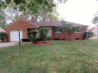 2438 Charlotte St, Toledo, OH 43613-2751