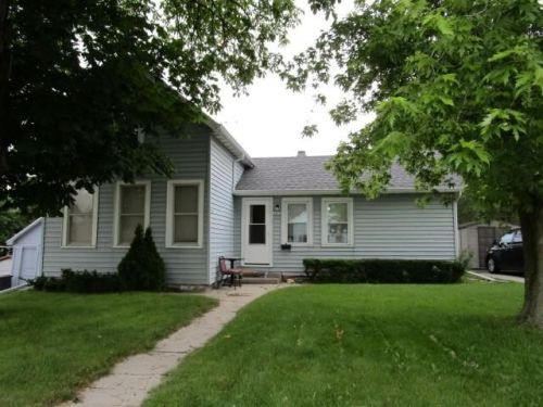 1413 10th St, Manitowoc WI  54220-5709 exterior
