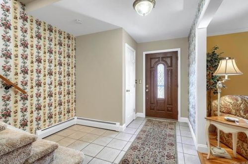 11 Hillside Ter, Monroe NY  10950-2515 exterior