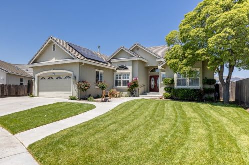 1492 Windsor Ct, Hollister, CA 95023-6512