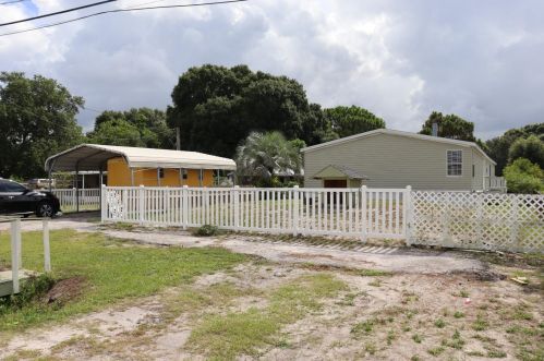 912 21st St, Ruskin, FL 33570-4829