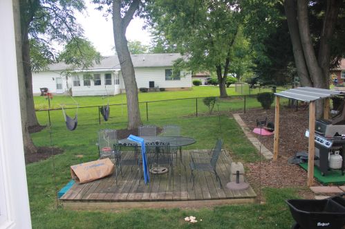 2326 Pawnee Dr, London OH  43140-9018 exterior