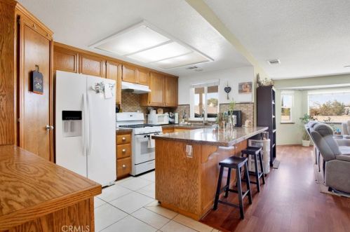 18238 Deauville Dr, Victorville, CA