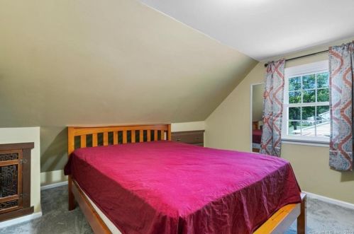 378 Chestnut Hill Ave, Waterbury CT  06704-1616 exterior