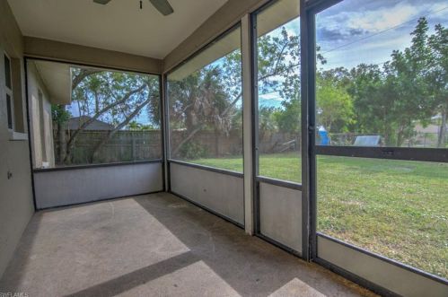 4424 31 Pl, Naples FL 34116-8040 exterior